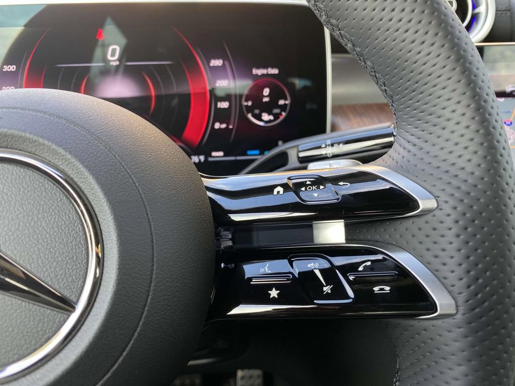 Certified 2025 Mercedes-Benz GLC 300 4MATIC image 29