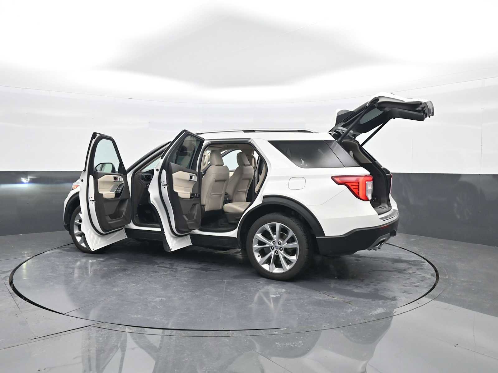 Used 2021 Ford Explorer Platinum w/ Equipment Group 601A image 47