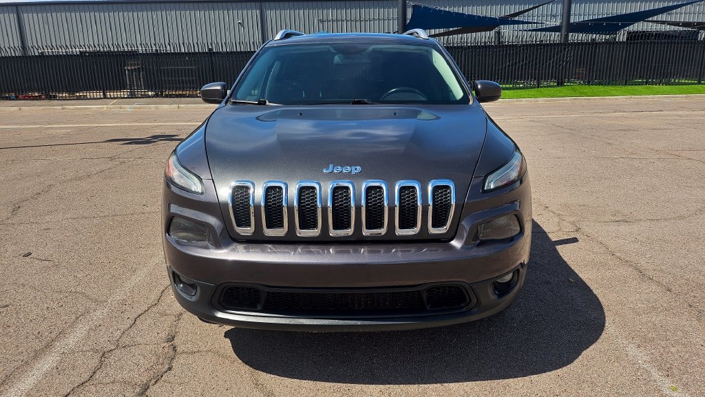Used 2015 Jeep Cherokee Latitude AWD/4WD image 3