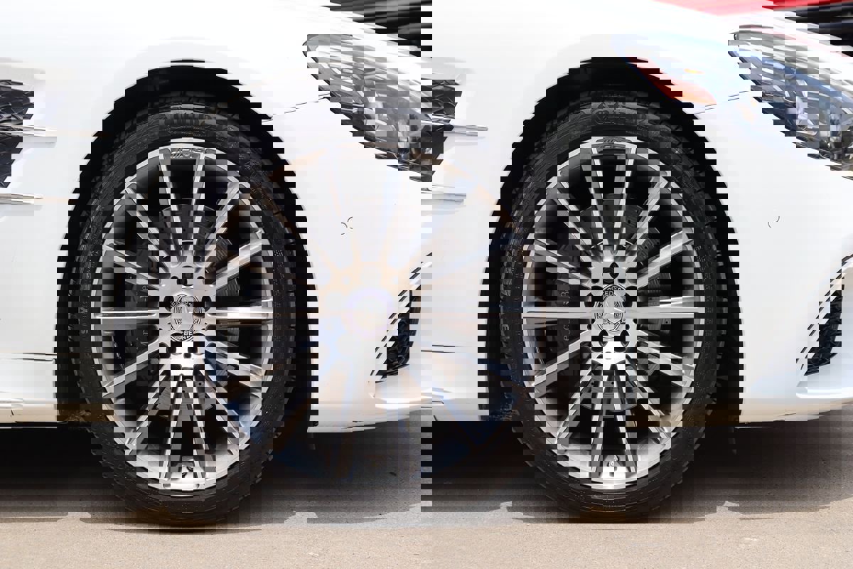 Used 2017 Mercedes-Benz SL 550 w/ Driver Assistance Package image 49