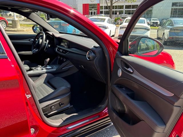 Used 2024 Alfa Romeo Stelvio AWD image 36