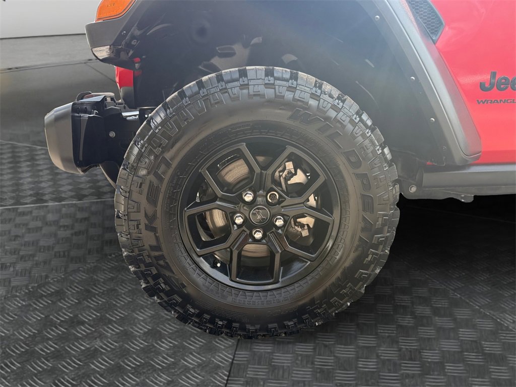 Used 2025 Jeep Wrangler Willys image 14