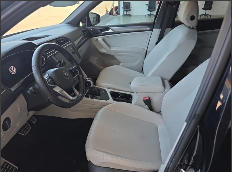 Used 2022 Volkswagen Tiguan SE R-Line FWD image 5