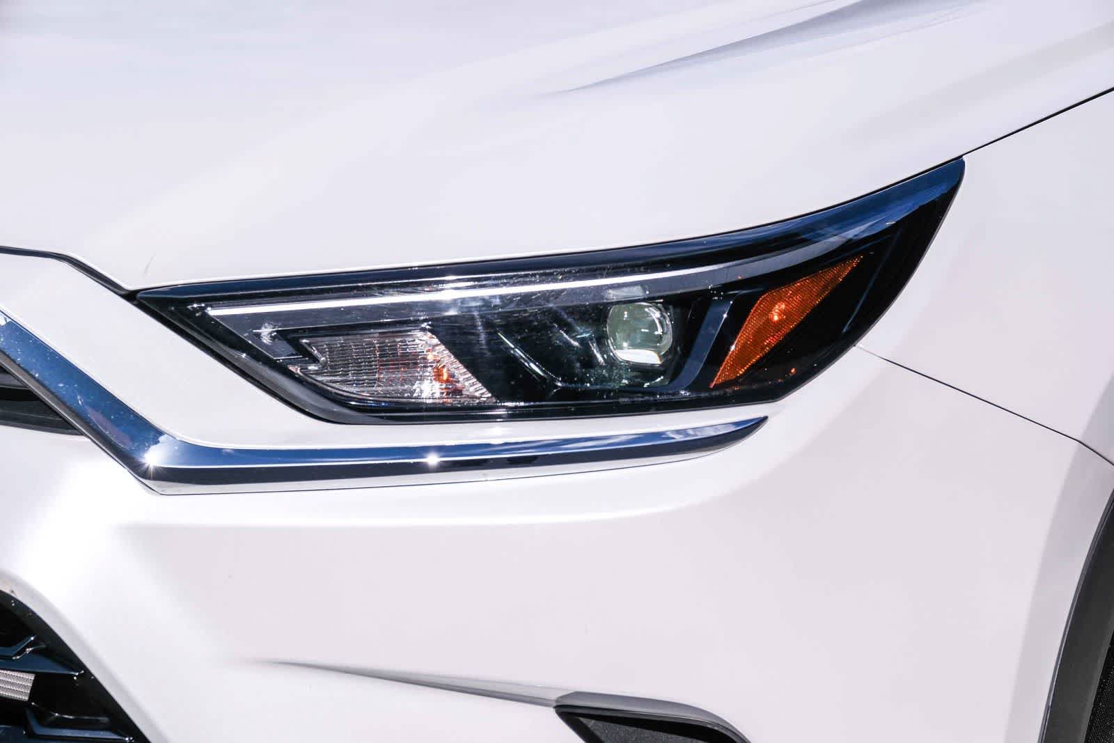 Certified 2025 Toyota Grand Highlander AWD image 12