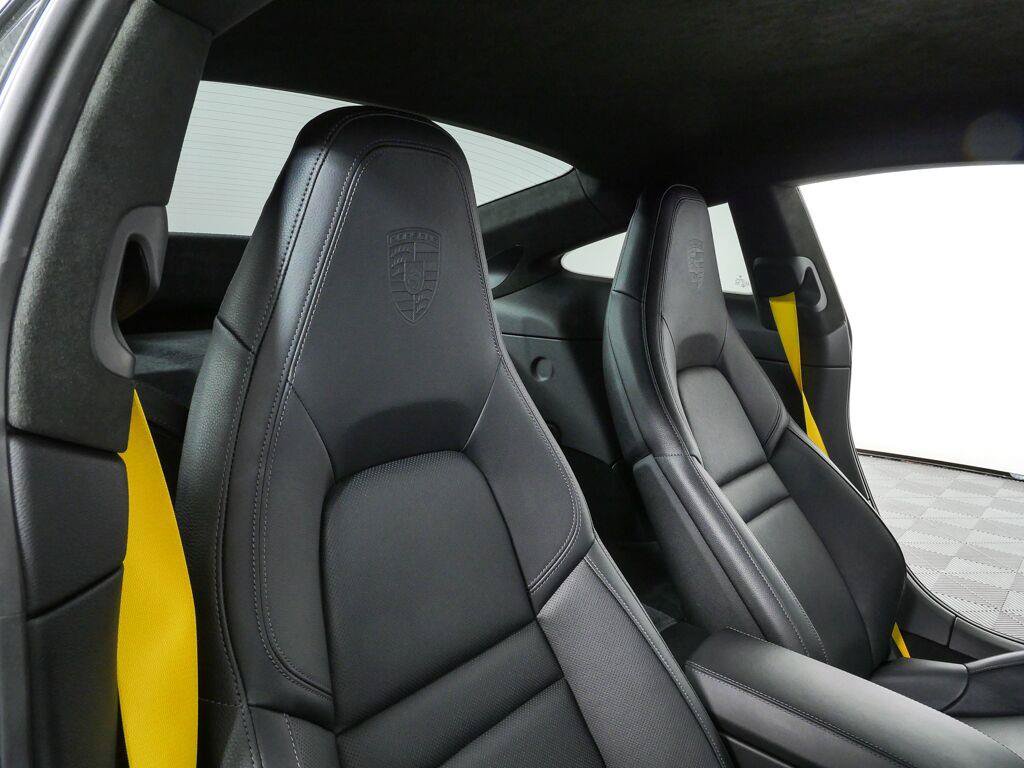 Certified 2025 Porsche 911 Carrera RWD image 20