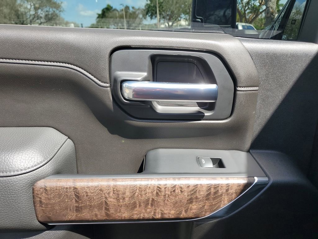 Certified 2023 GMC Sierra 2500 Denali w/ Denali Black Diamond Edition image 16