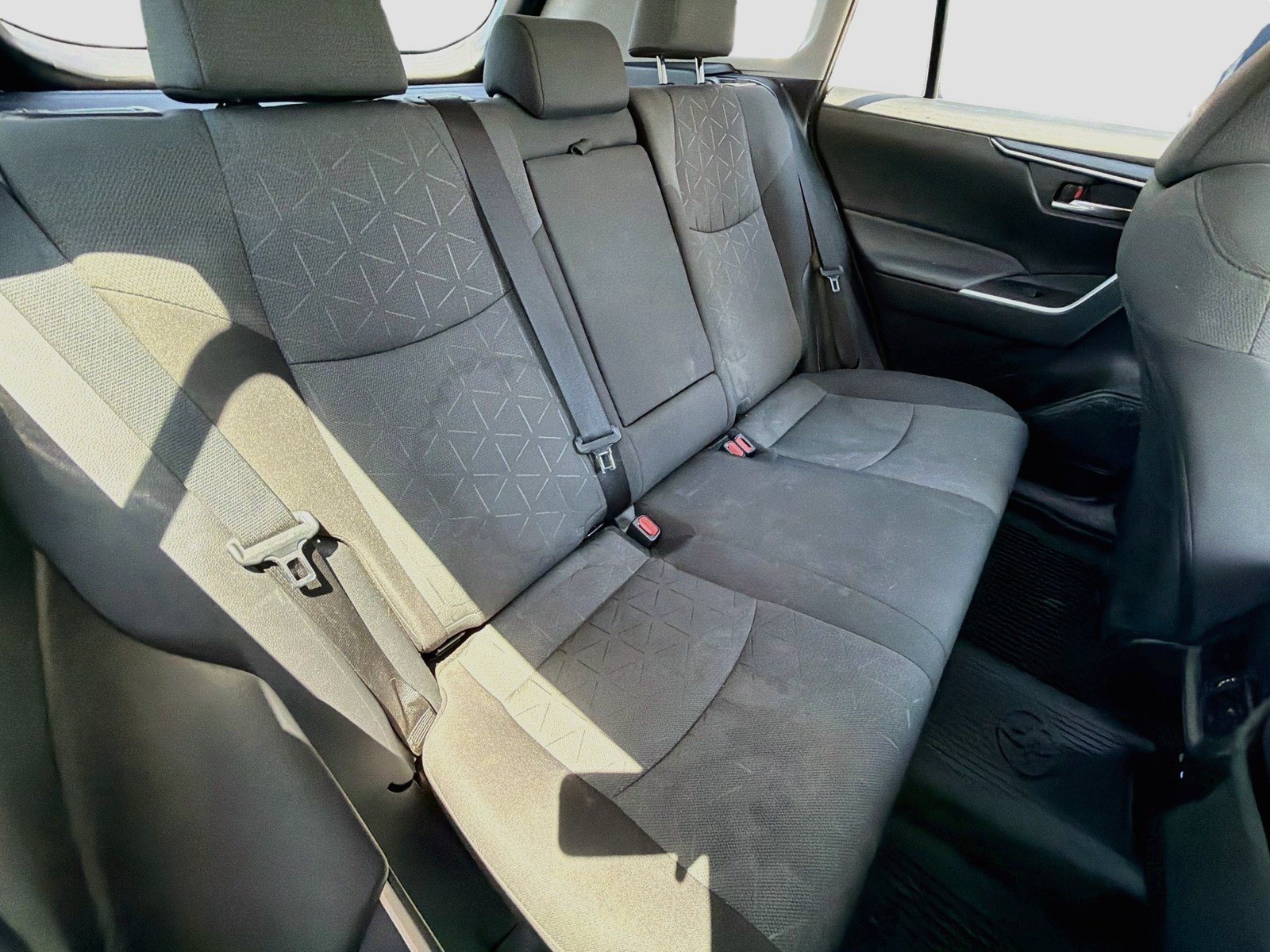 Used 2022 Toyota RAV4 XLE w/ Convenience Package FWD image 13