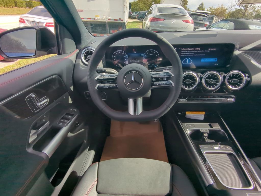 Used 2025 Mercedes-Benz GLA 250 image 3