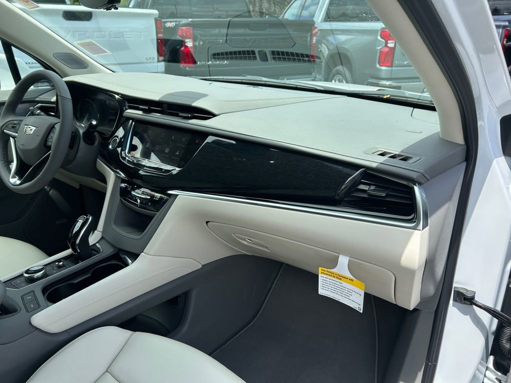 Used 2025 Cadillac XT6 Premium Luxury w/ Technology Package image 26