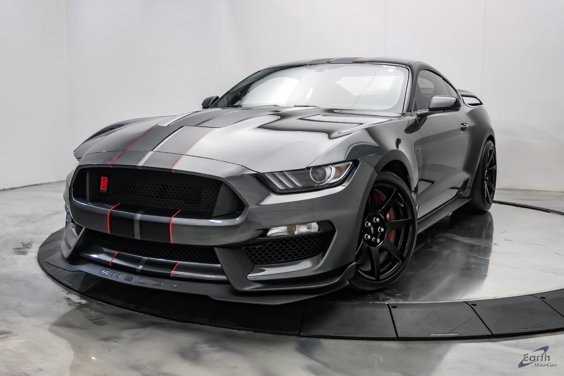 Used 2020 Ford Mustang Shelby GT350R w/ GT350R Equipment Group 920A RWD image 6
