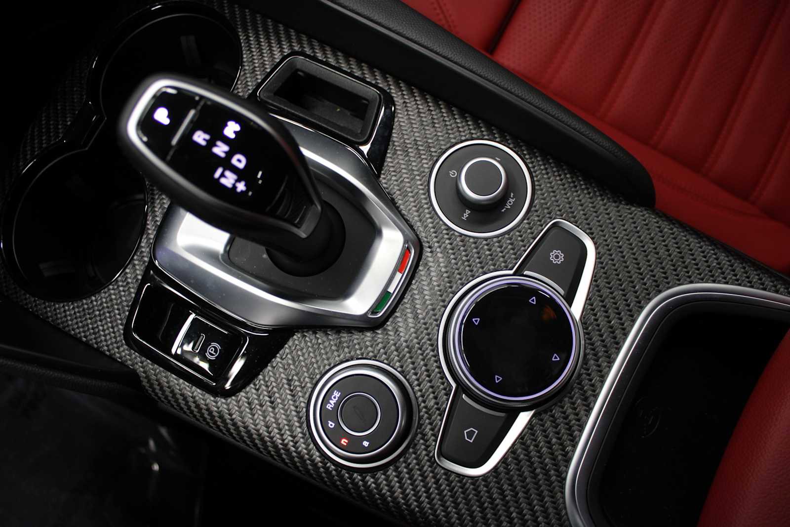 Used 2024 Alfa Romeo Giulia Quadrifoglio w/ Active Assist Plus Package image 32