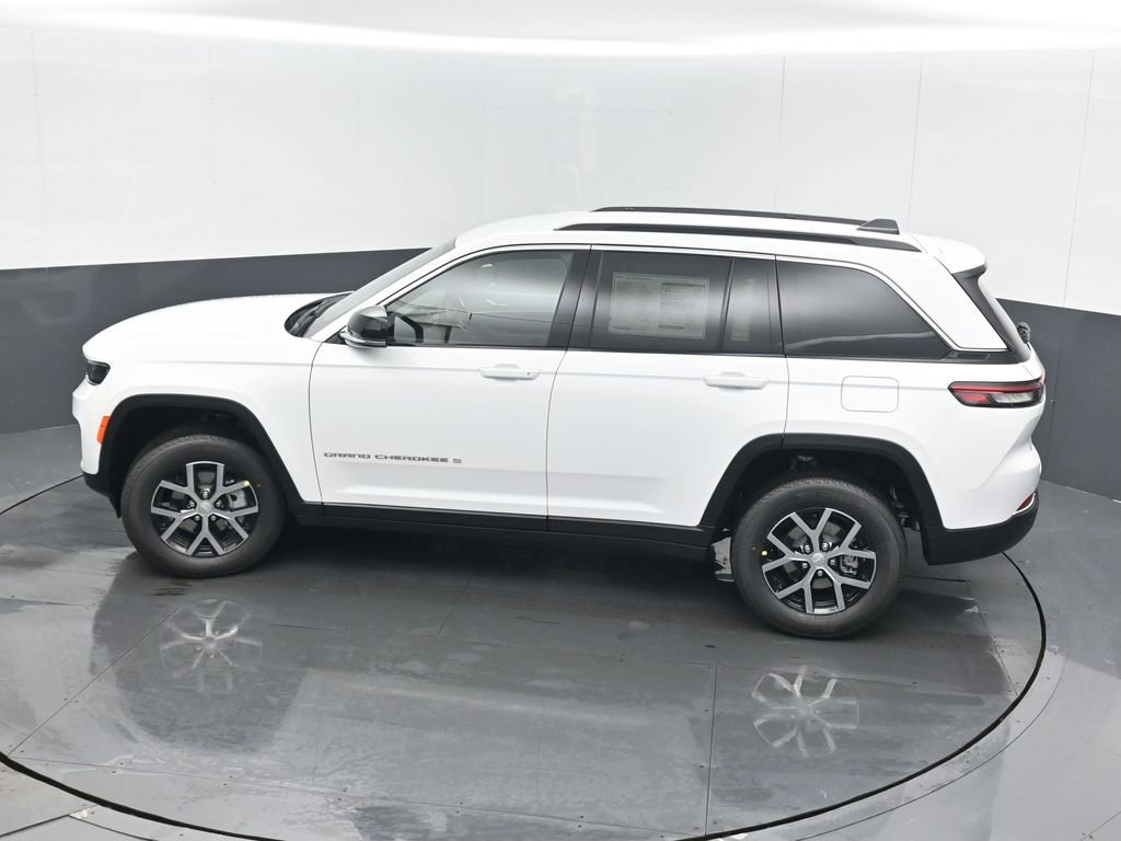 New 2025 Jeep Grand Cherokee Limited w/ Trailer Tow Package image 42