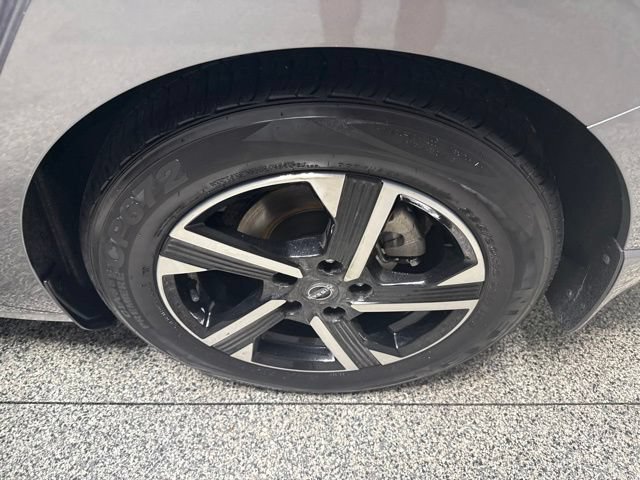 Used 2024 Nissan Sentra SV FWD image 15