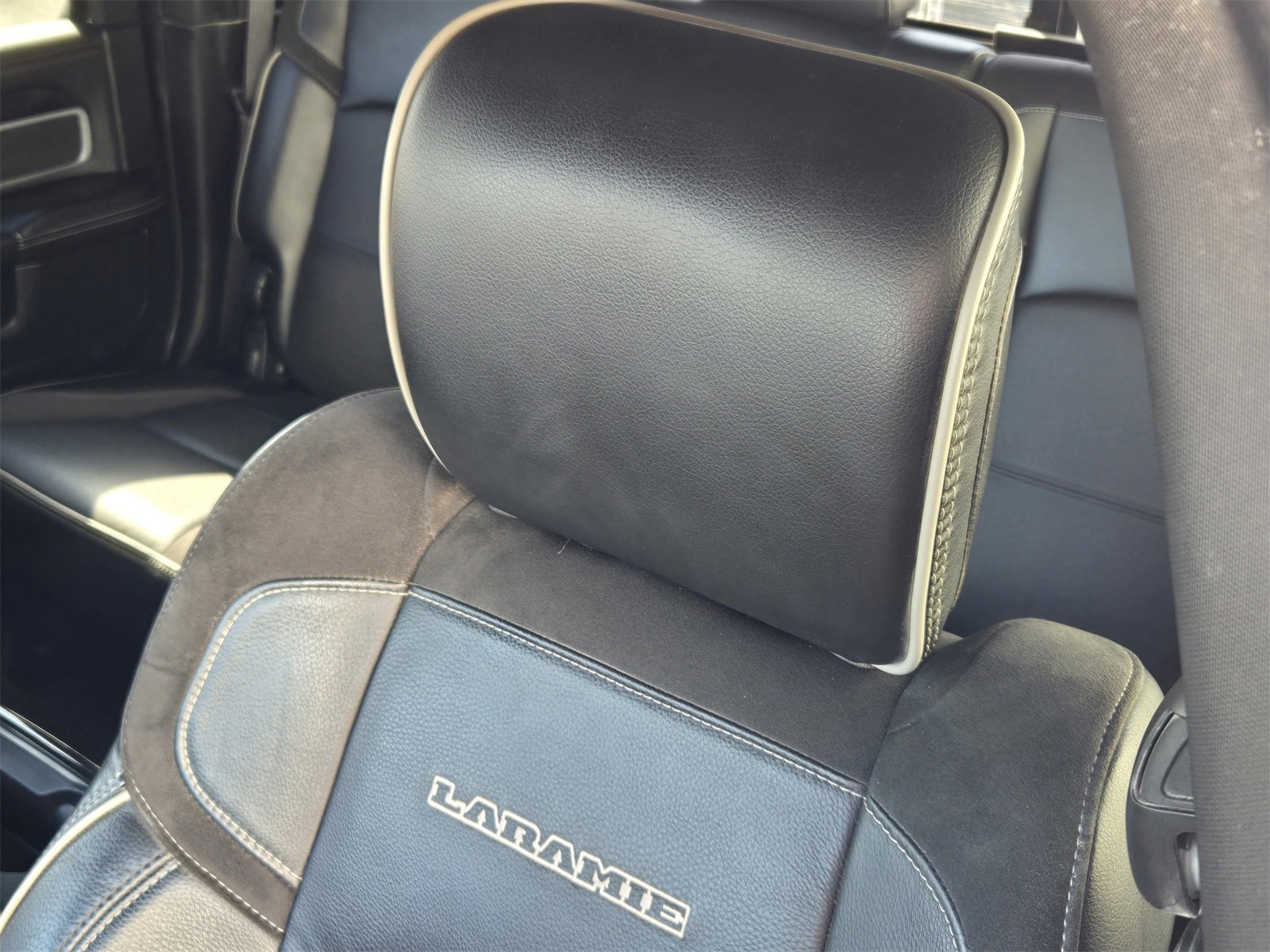 Used 2020 RAM 3500 Laramie w/ Night Edition image 23