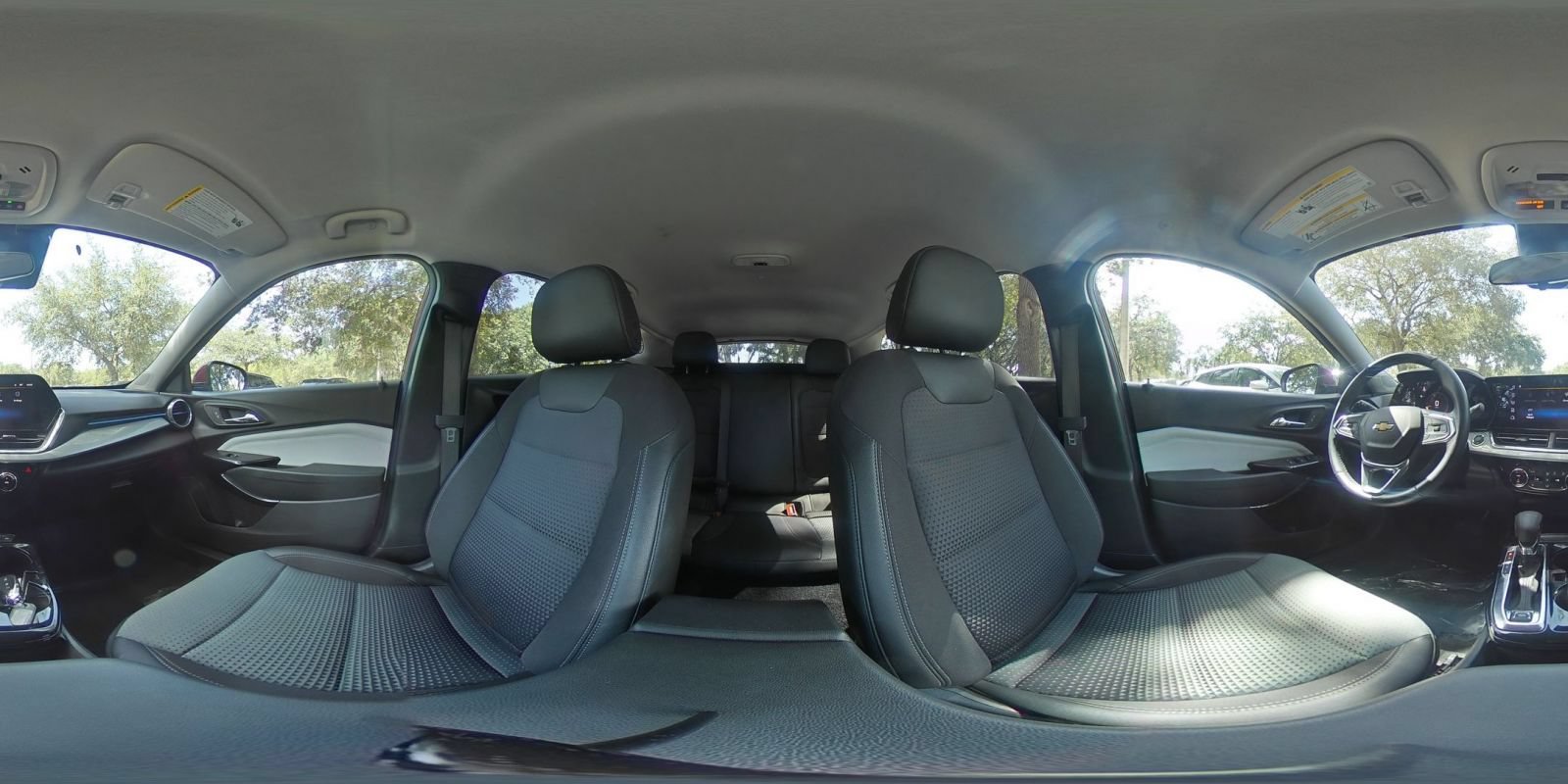 Used 2025 Chevrolet Trax LT w/ LT Convenience Package FWD image 41