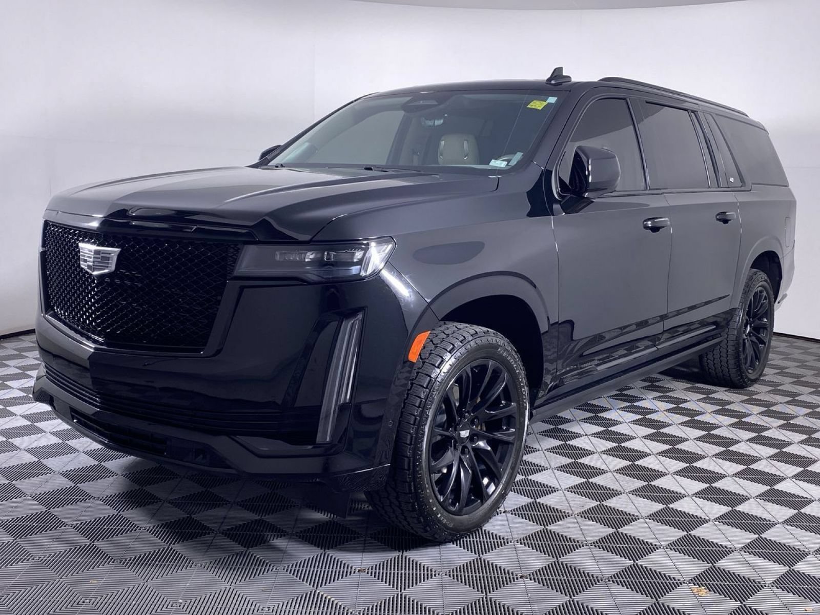 Certified 2024 Cadillac Escalade ESV Sport Platinum w/ LPO, ONYX Package AWD/4WD image 19