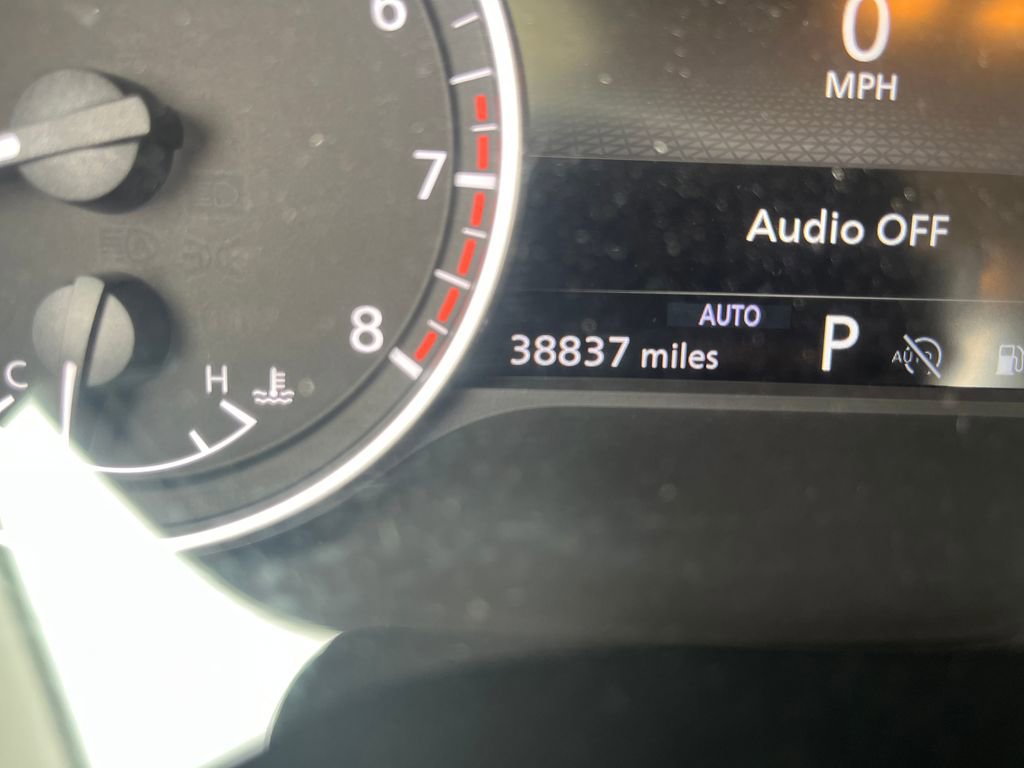 Used 2025 Nissan Pathfinder SV AWD/4WD image 18
