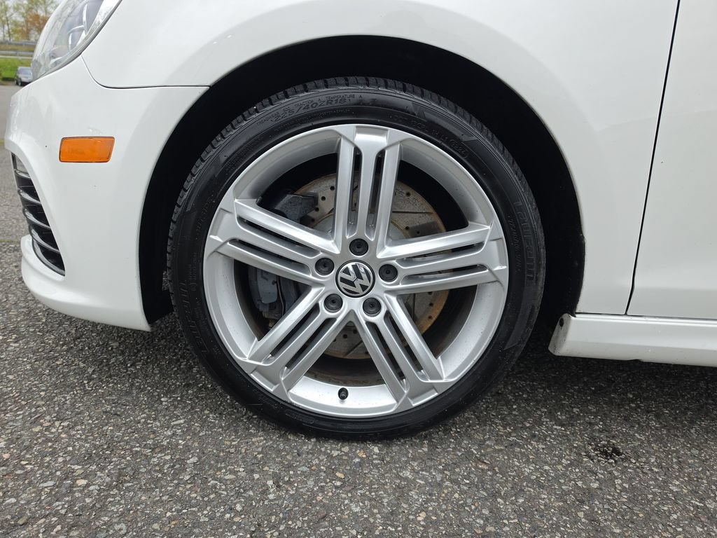 Used 2013 Volkswagen Golf R 4-Door AWD/4WD image 36