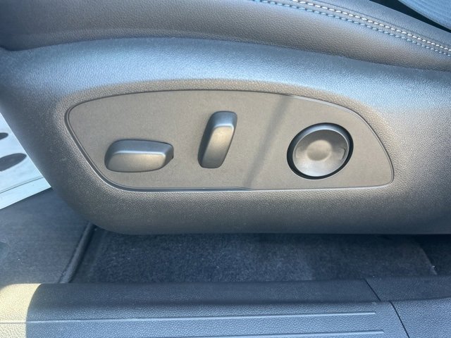 New 2026 Chevrolet Equinox EV LT image 16