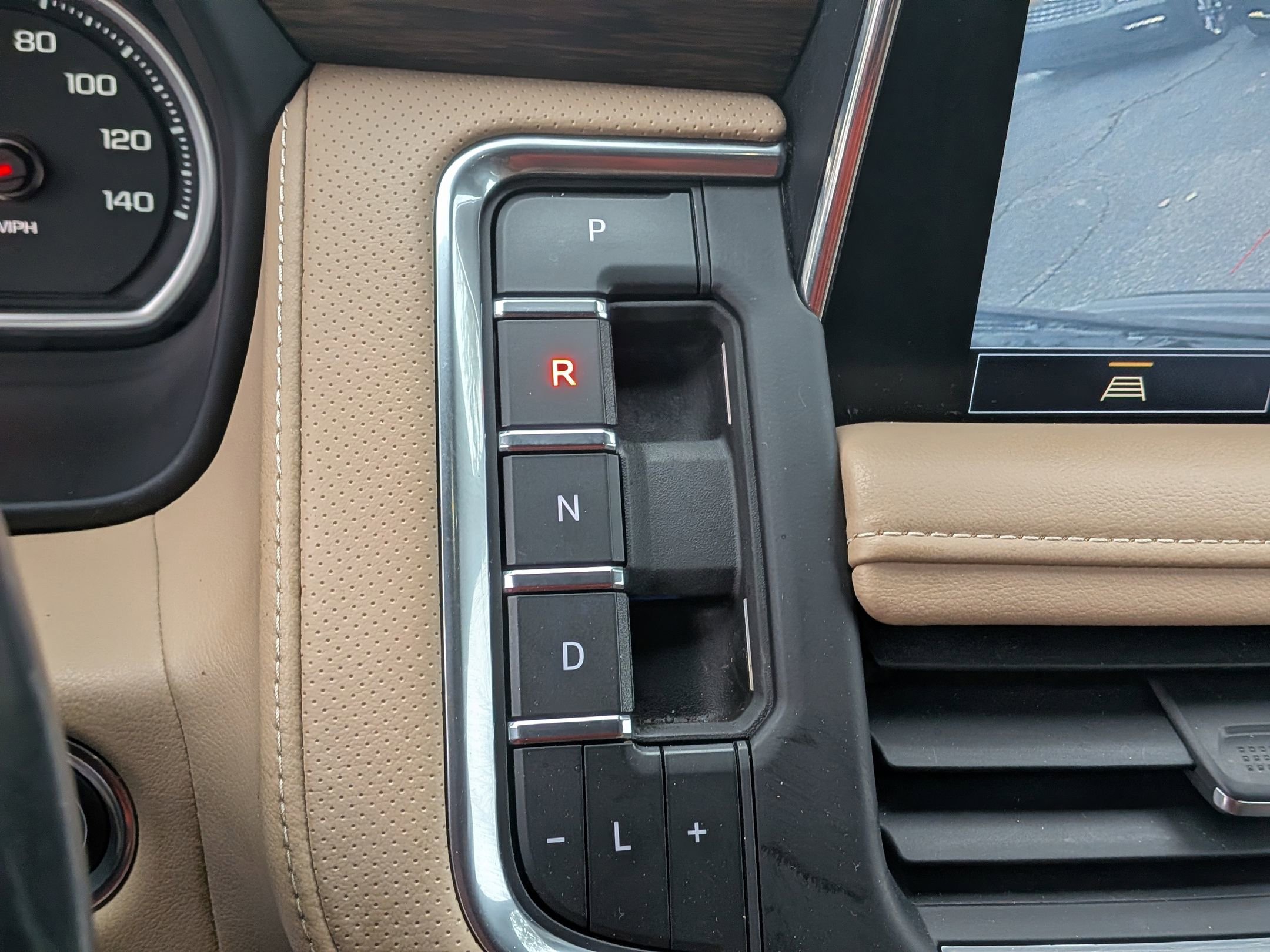 Used 2021 Chevrolet Suburban Premier image 30