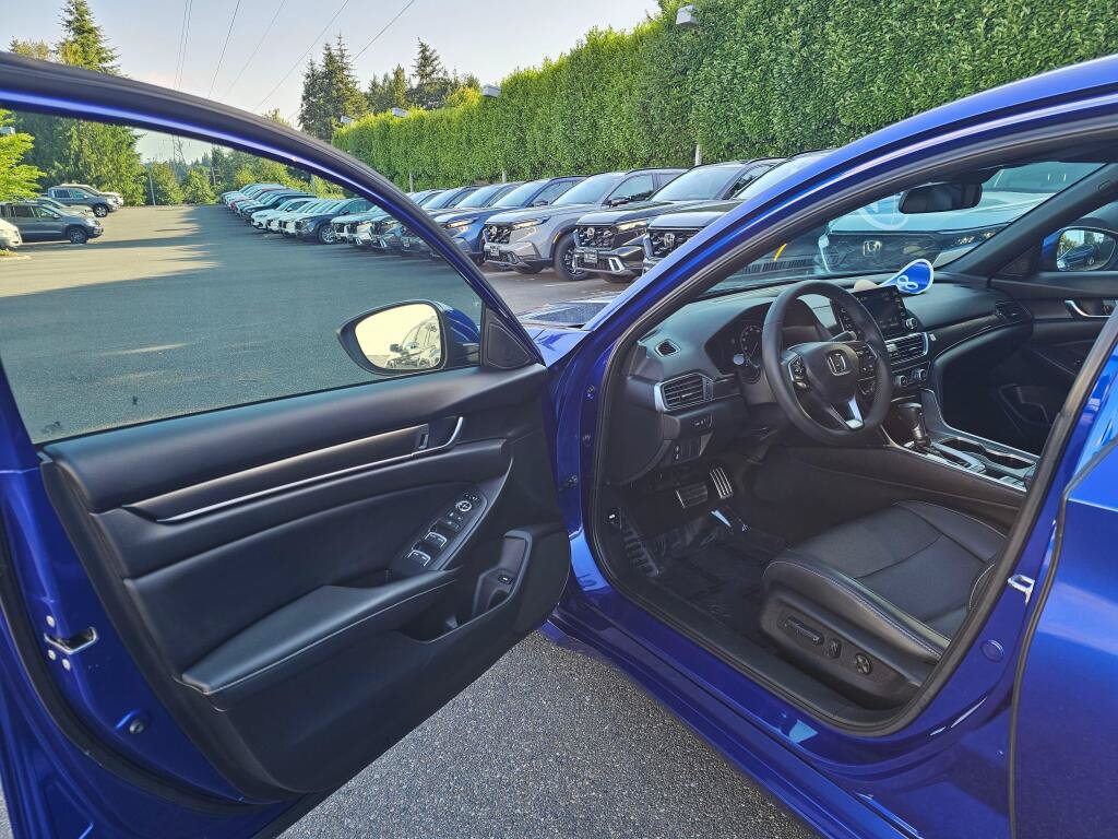 Used 2018 Honda Accord Sport image 22