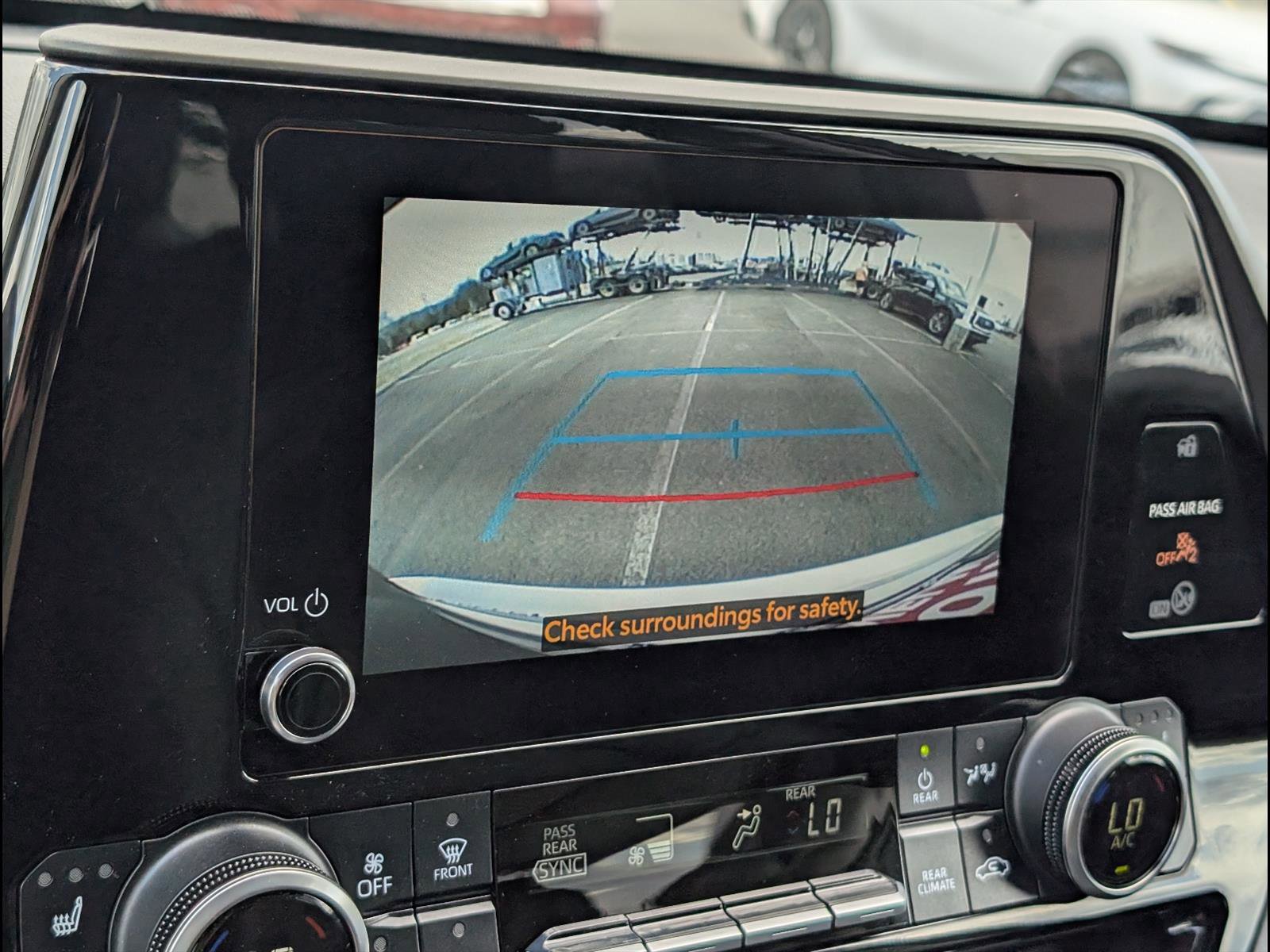 Used 2024 Toyota Highlander XLE AWD/4WD image 20