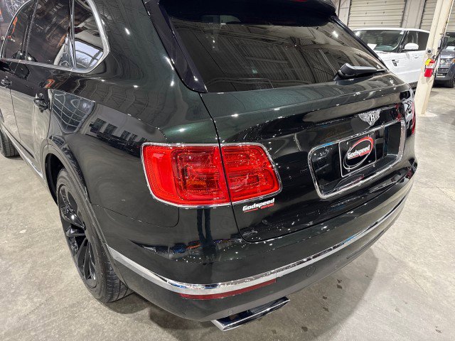 Used 2017 Bentley Bentayga image 43