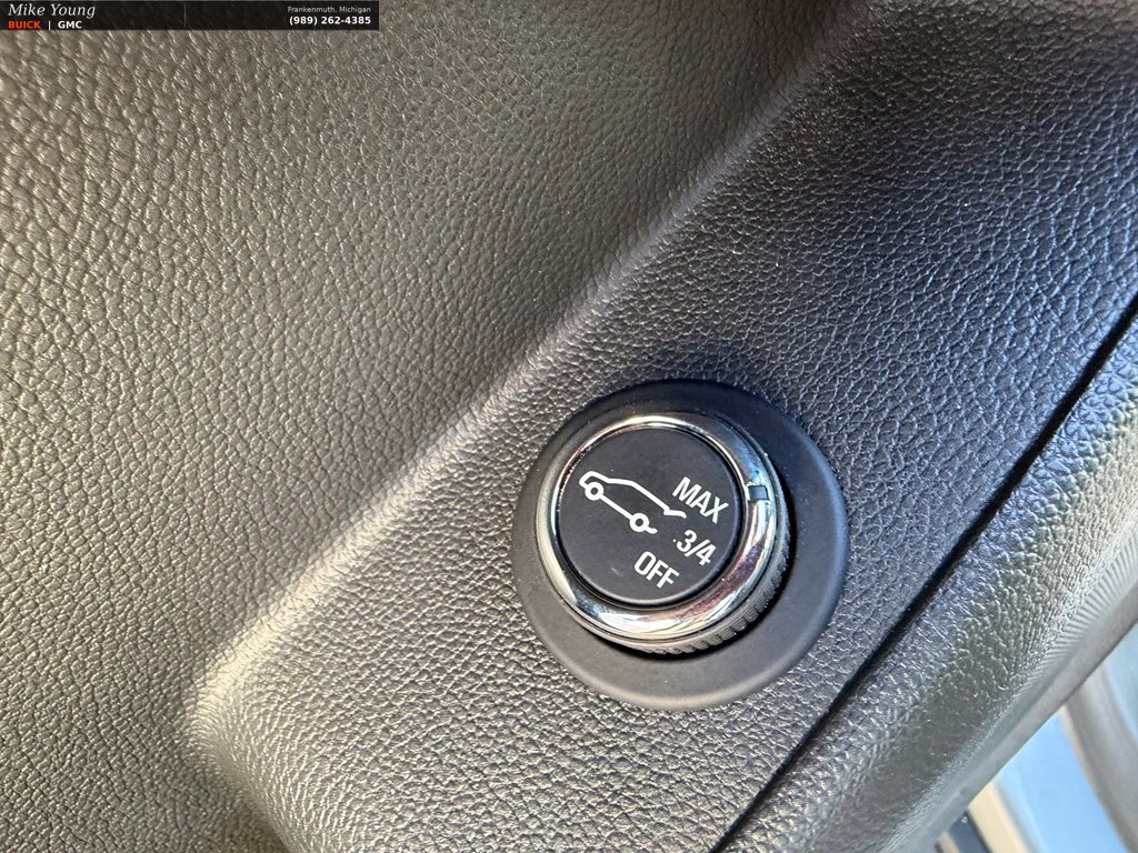 Used 2023 Chevrolet Traverse LT w/ LPO, Floor Liner Package FWD image 19