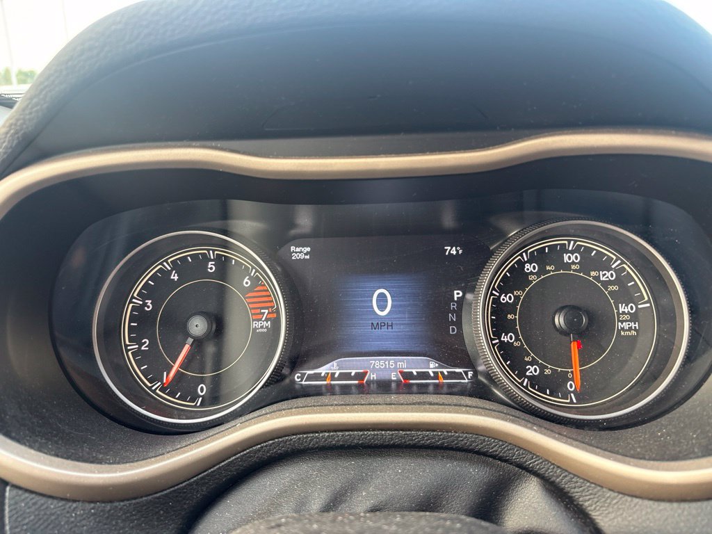 Used 2017 Jeep Cherokee Limited AWD/4WD image 17