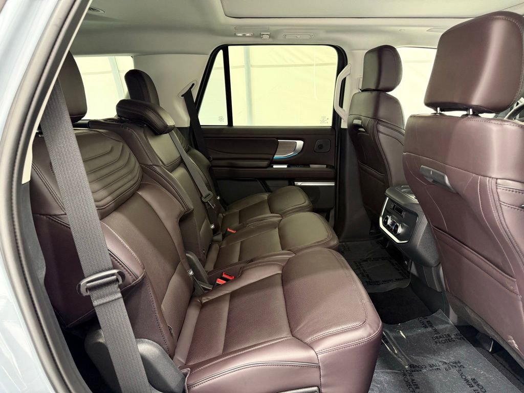 New 2025 Ford Expedition Platinum w/ Platinum Ultimate Package image 28