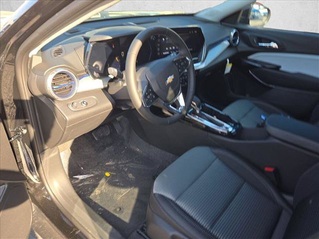 New 2026 Chevrolet Trax LT w/ Driver Confidence Package FWD image 3