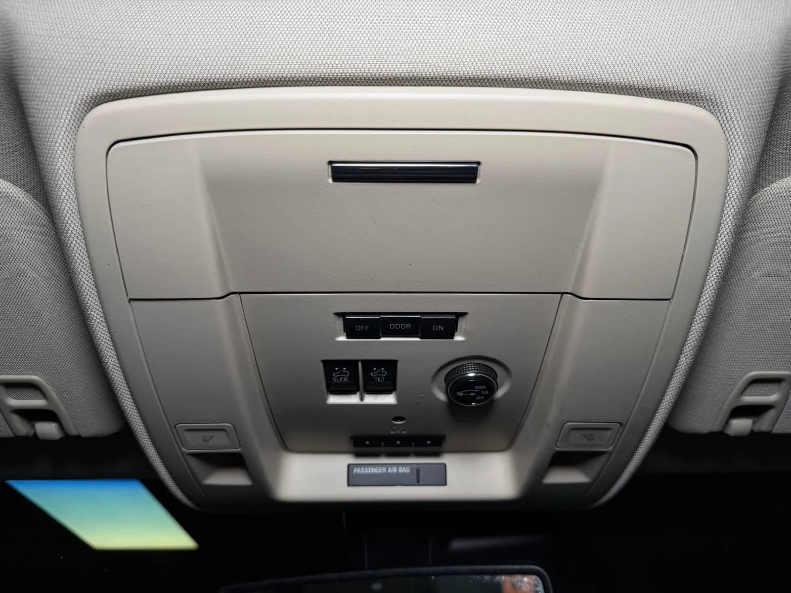 Used 2015 GMC Yukon Denali w/ Premium Package RWD image 35