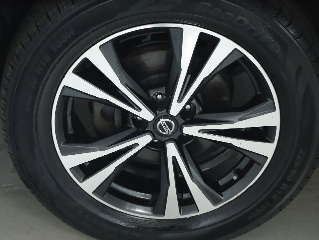 Used 2019 Nissan Rogue SV w/ Premium Package image 39