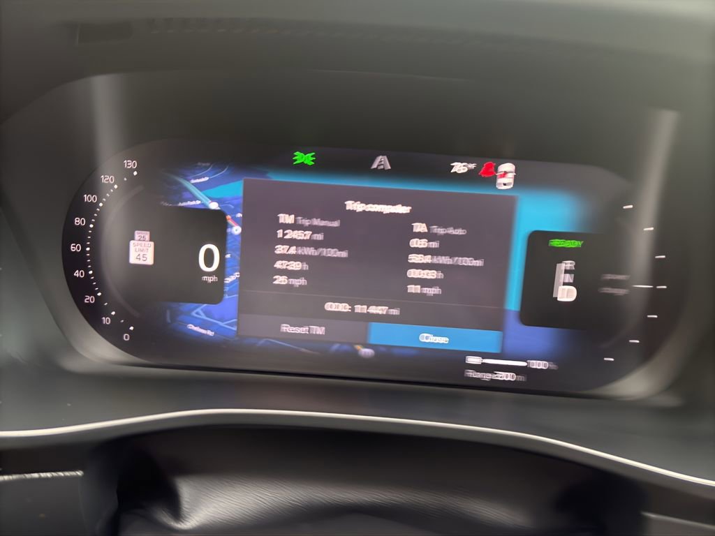 Used 2023 Volvo XC40 Recharge Ultimate image 40