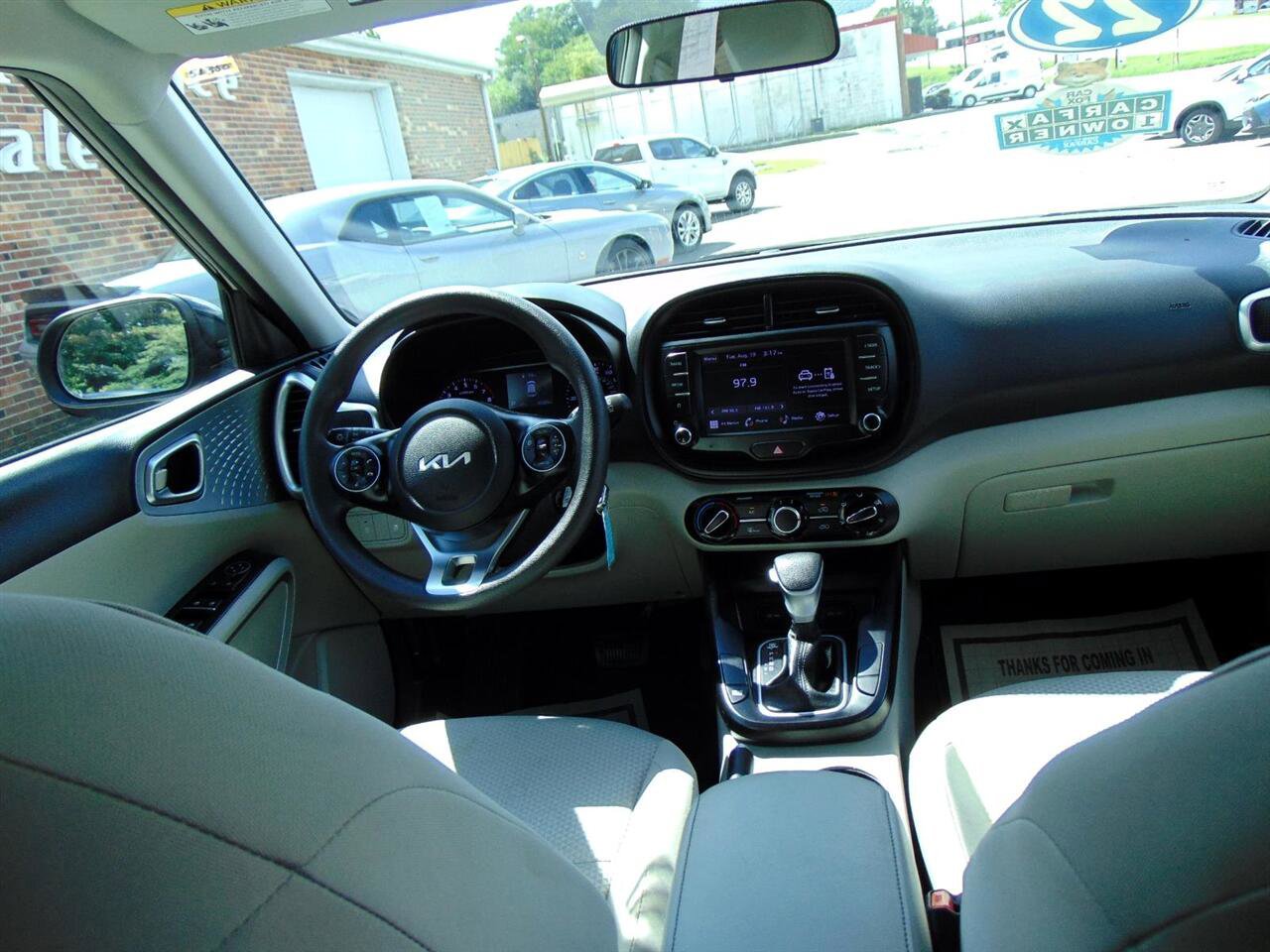 Used 2022 Kia Soul LX image 14