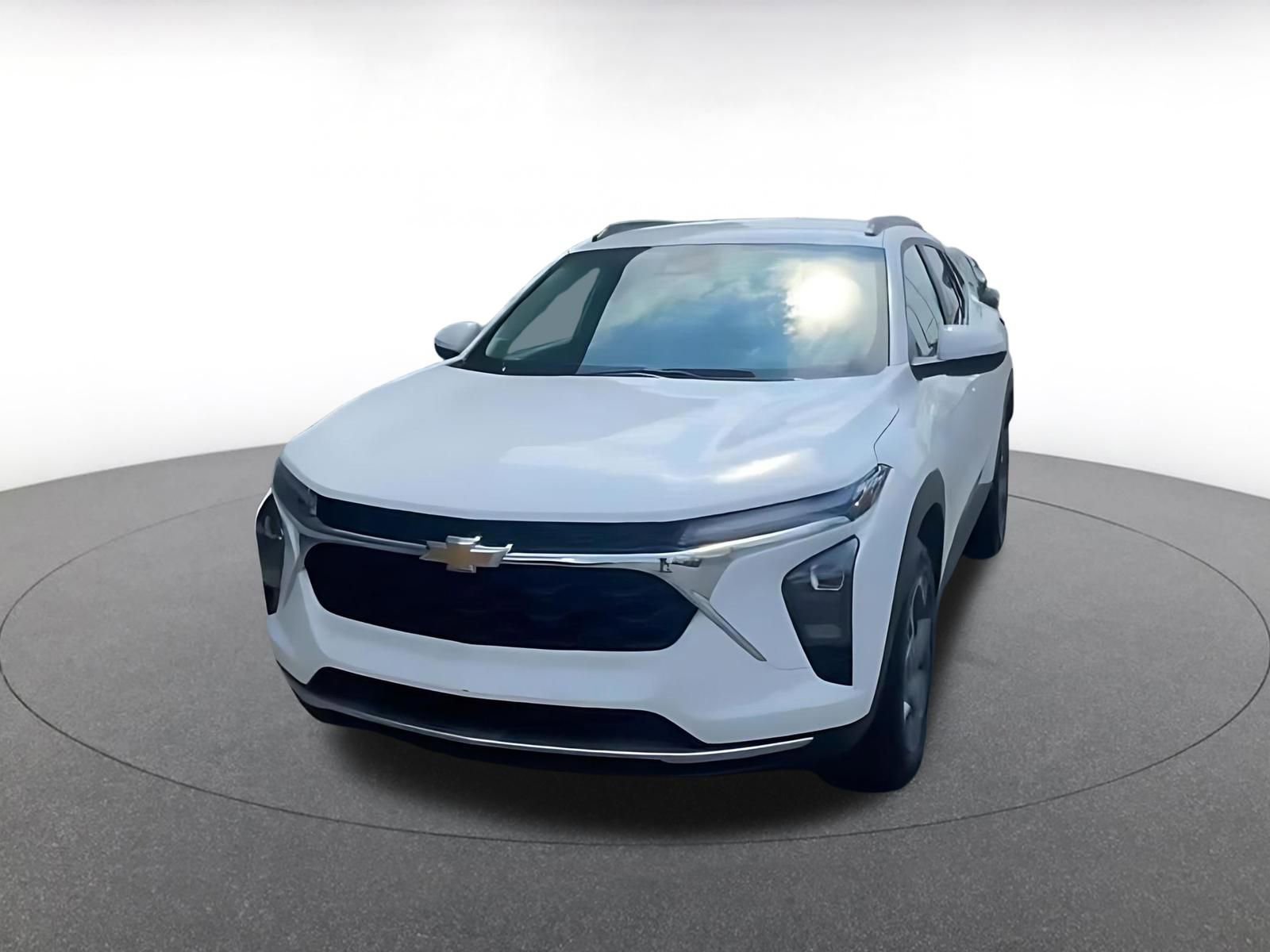 Used 2025 Chevrolet Trax LT w/ LT Convenience Package FWD image 7