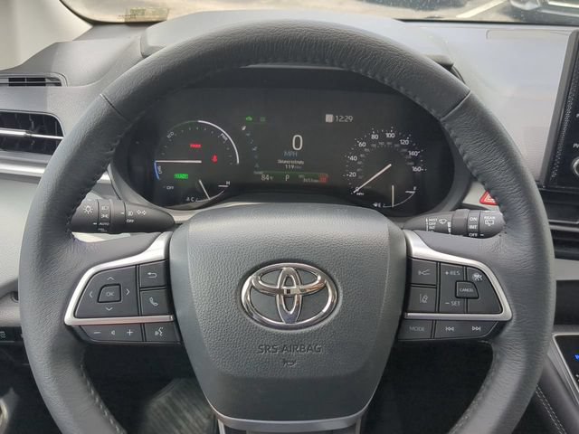 Used 2025 Toyota Sienna XLE FWD image 33