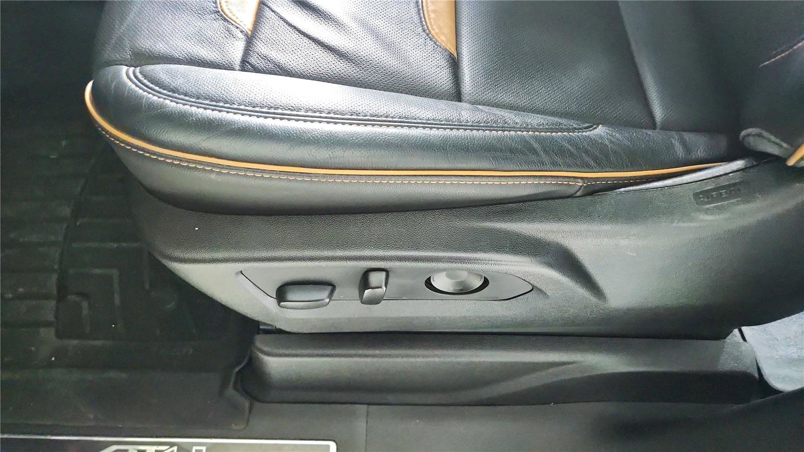 Used 2021 GMC Yukon AT4 w/ AT4 Premium Plus Package image 30