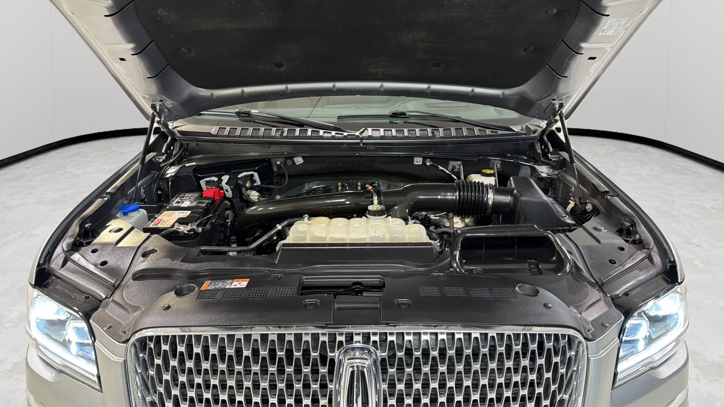 Used 2024 Lincoln Navigator Reserve AWD/4WD image 17