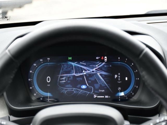 Certified 2025 Volvo XC40 B5 Core AWD/4WD image 22