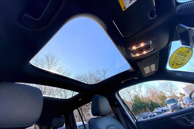 Used 2025 Mercedes-Benz GLB 250 4MATIC image 11