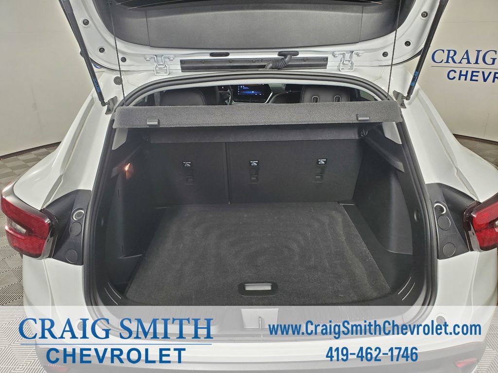 Used 2024 Chevrolet Trax LT FWD image 11
