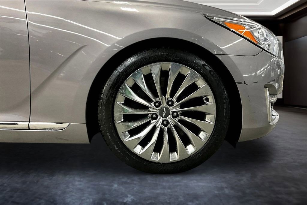 Used 2018 Genesis G90 3.3T Premium image 34