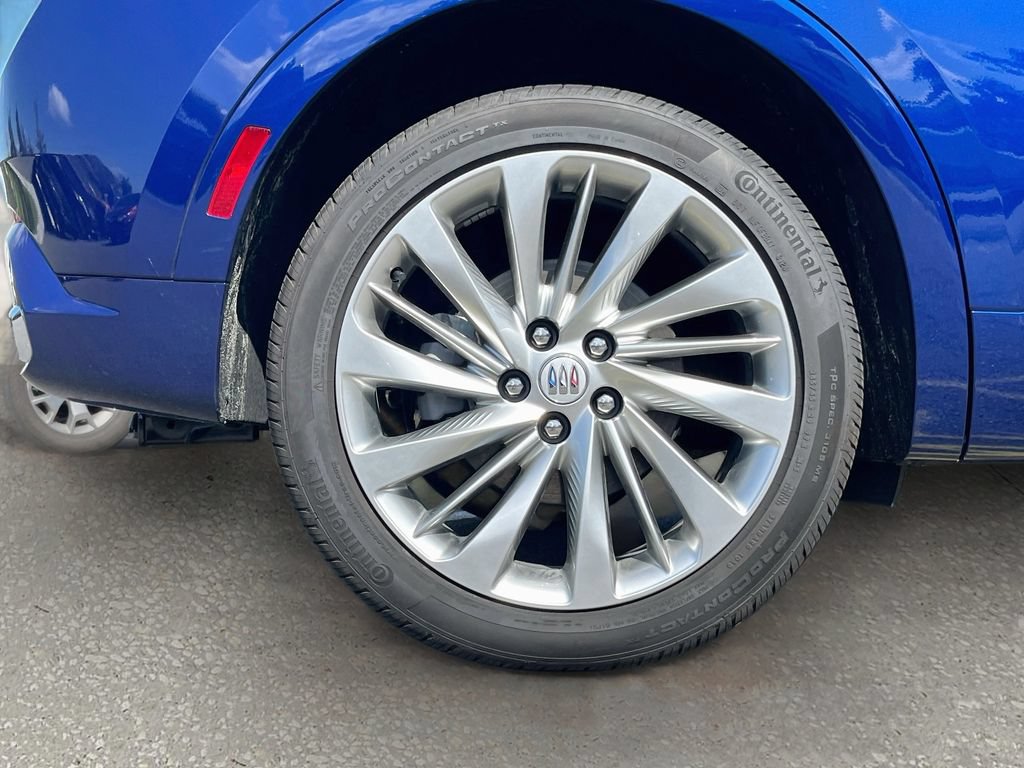 Used 2025 Buick Envision Avenir AWD/4WD image 32