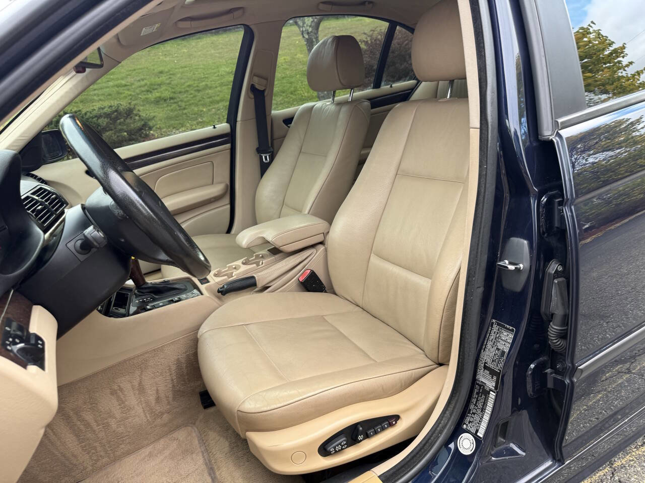 Used 2003 BMW 325i Sedan image 22