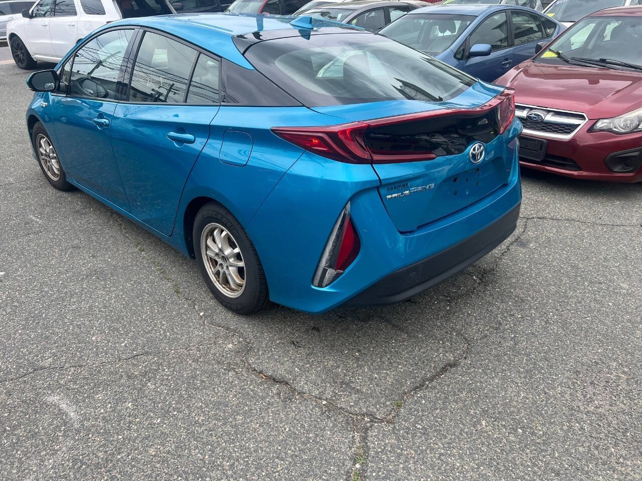 Used 2017 Toyota Prius Prime Premium FWD image 7