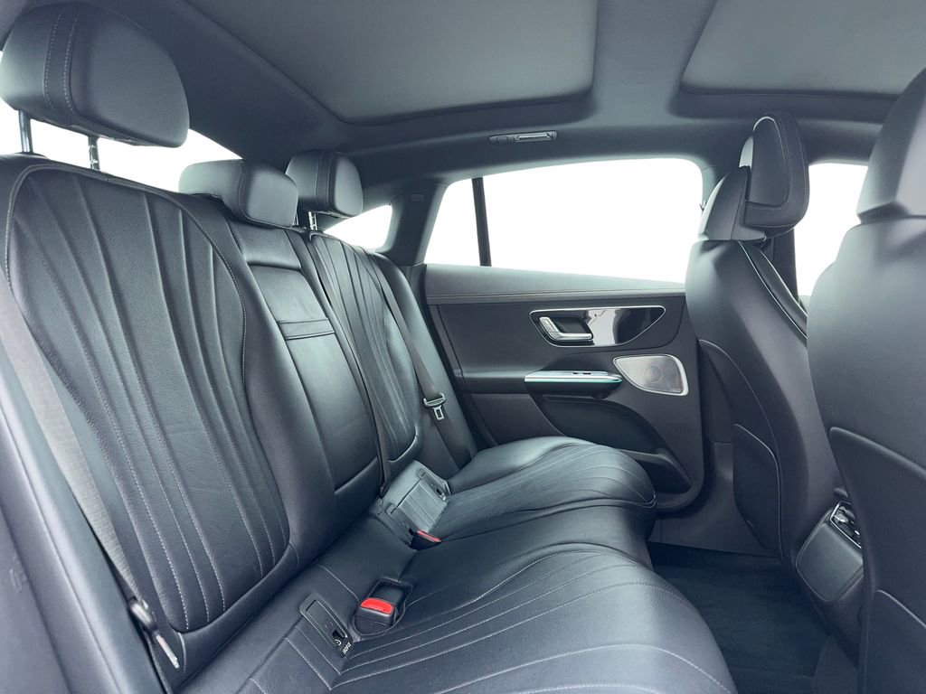Used 2023 Mercedes-Benz EQE 500 4MATIC Sedan w/ Exclusive Trim Package image 38