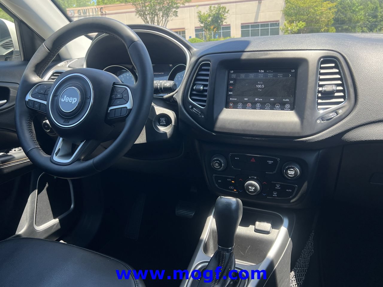 Used 2018 Jeep Compass Latitude w/ Popular Equipment Group FWD image 6