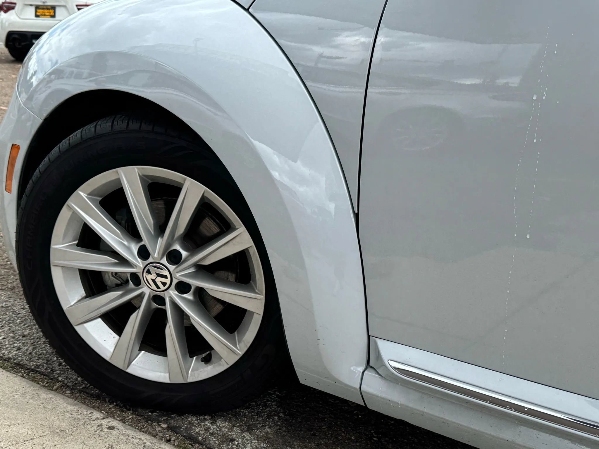 Used 2018 Volkswagen Beetle 2.0T S w/ Style & Comfort Package image 10