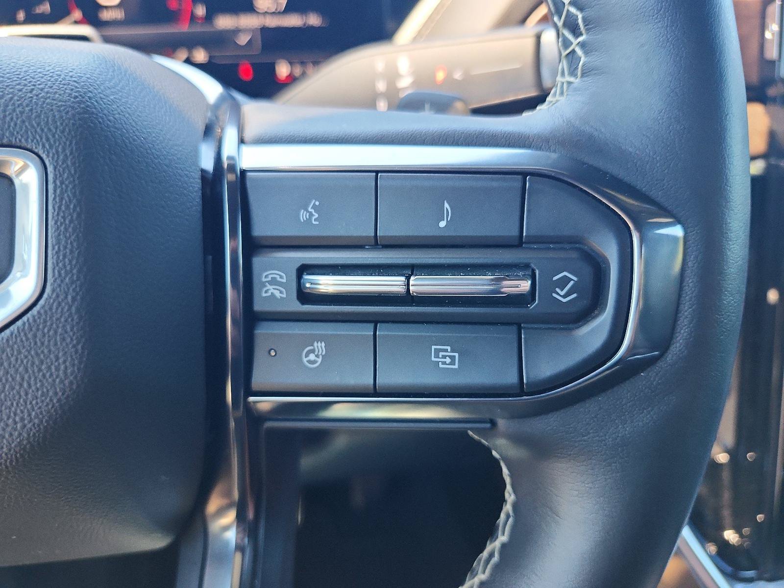Certified 2025 GMC Yukon XL Denali Ultimate AWD/4WD image 28